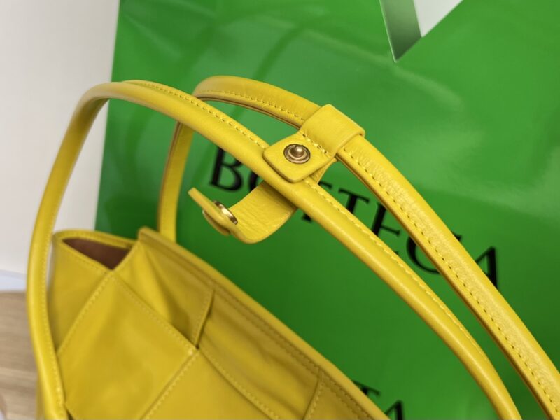 Bottega Veneta Arco Bag-23x21X9CM - Image 7