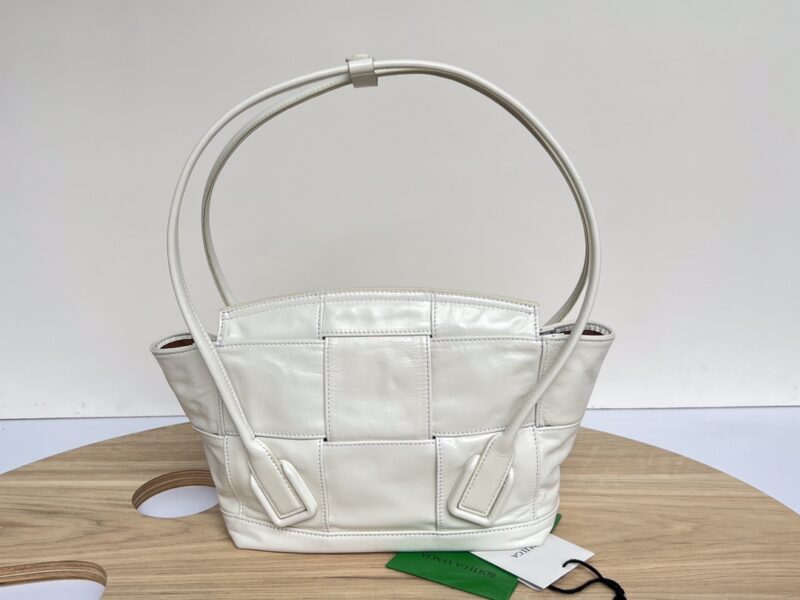 Bottega Veneta Arco Bag-23x21X9CM - Image 2