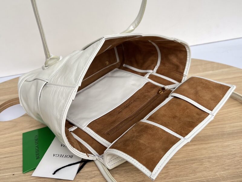 Bottega Veneta Arco Bag-23x21X9CM - Image 6