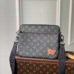 Louis Vuitton Messenger Bag-M46340-25*18*7CM