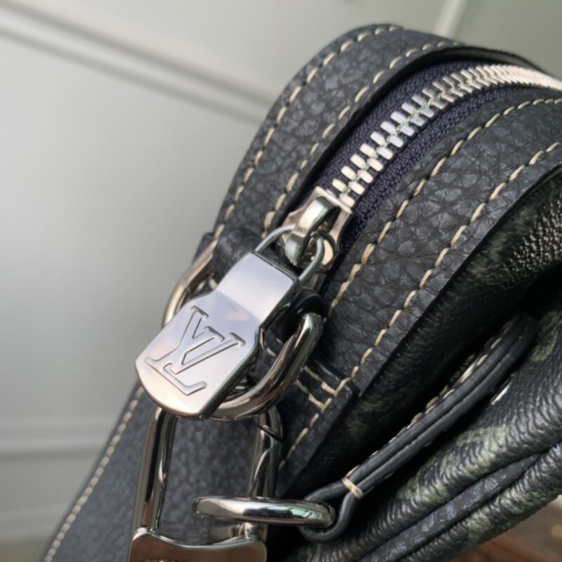 Louis Vuitton Messenger Bag-M46340-25*18*7CM - Image 7