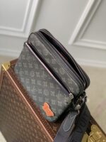 Louis Vuitton Messenger Bag-M46340-25*18*7CM - Image 9