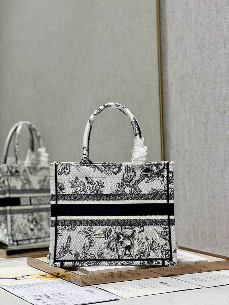 Diro Small Book Tote-26*8*22CM - Image 5