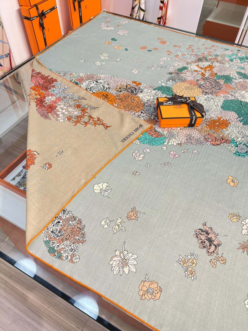 Hermes Shawls-140*140cm - Image 4