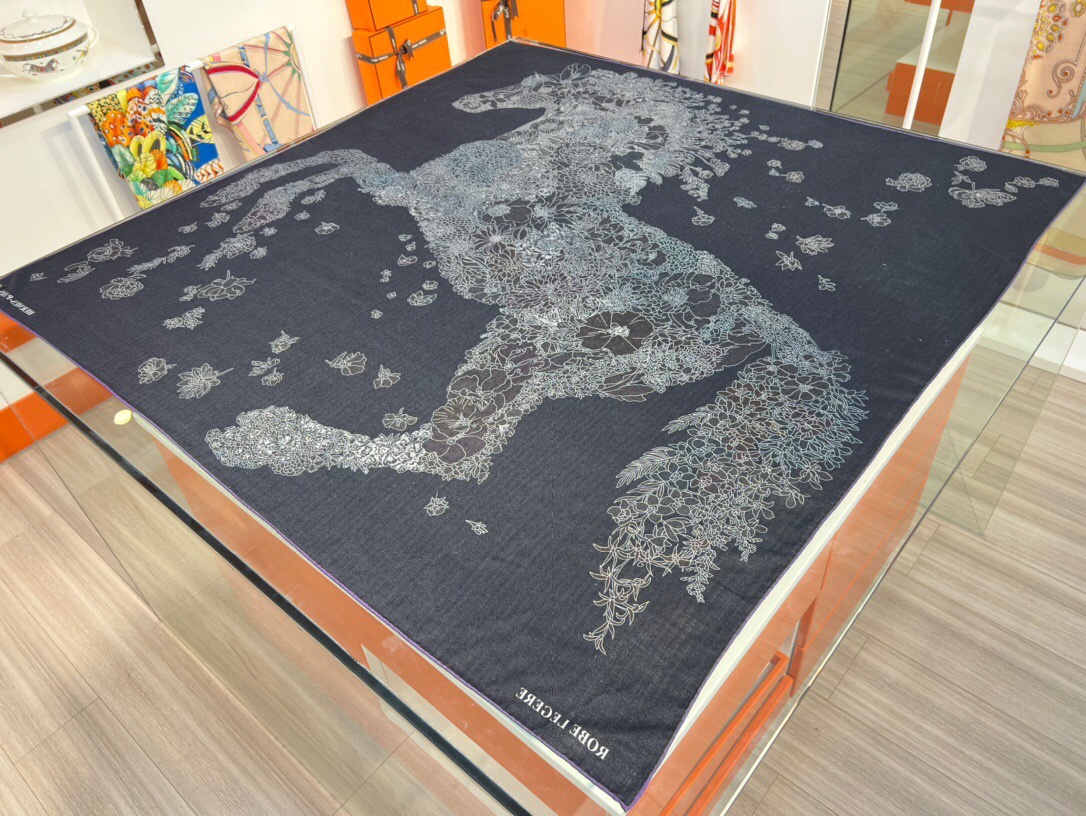 wsxc1672244332507_0.jpg Hermes Shawls-140*140cm - Image 1