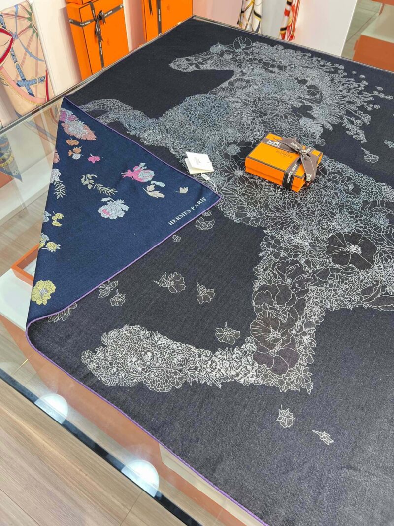 Hermes Shawls-140*140cm - Image 4