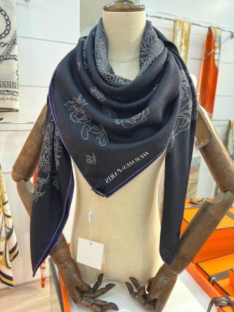 Hermes Shawls-140*140cm - Image 8