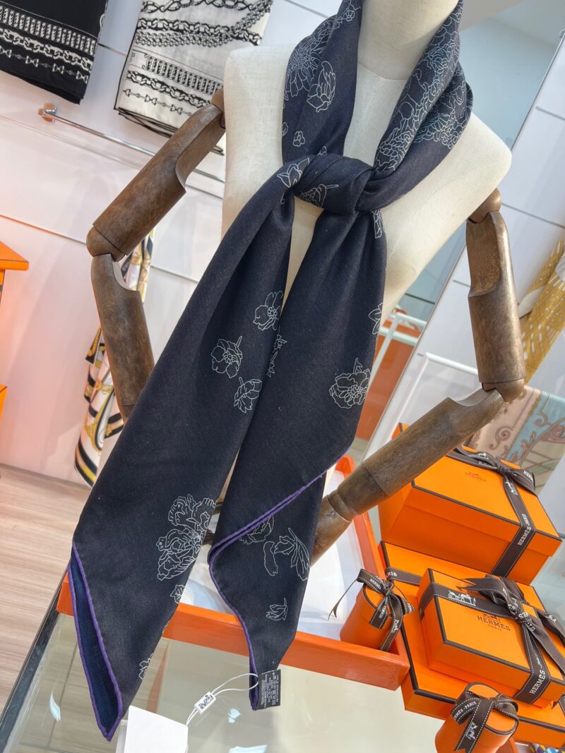 Hermes Shawls-140*140cm - Image 9