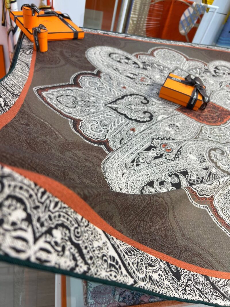Hermes Shawls-140*140cm - Image 8