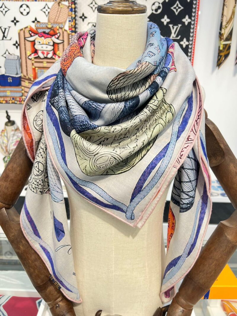 Louis Vuitton Shawls-140*140cm - Image 9