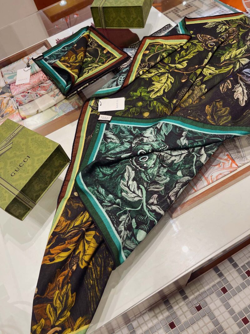 Gucci Shawls-110*110cm - Image 2