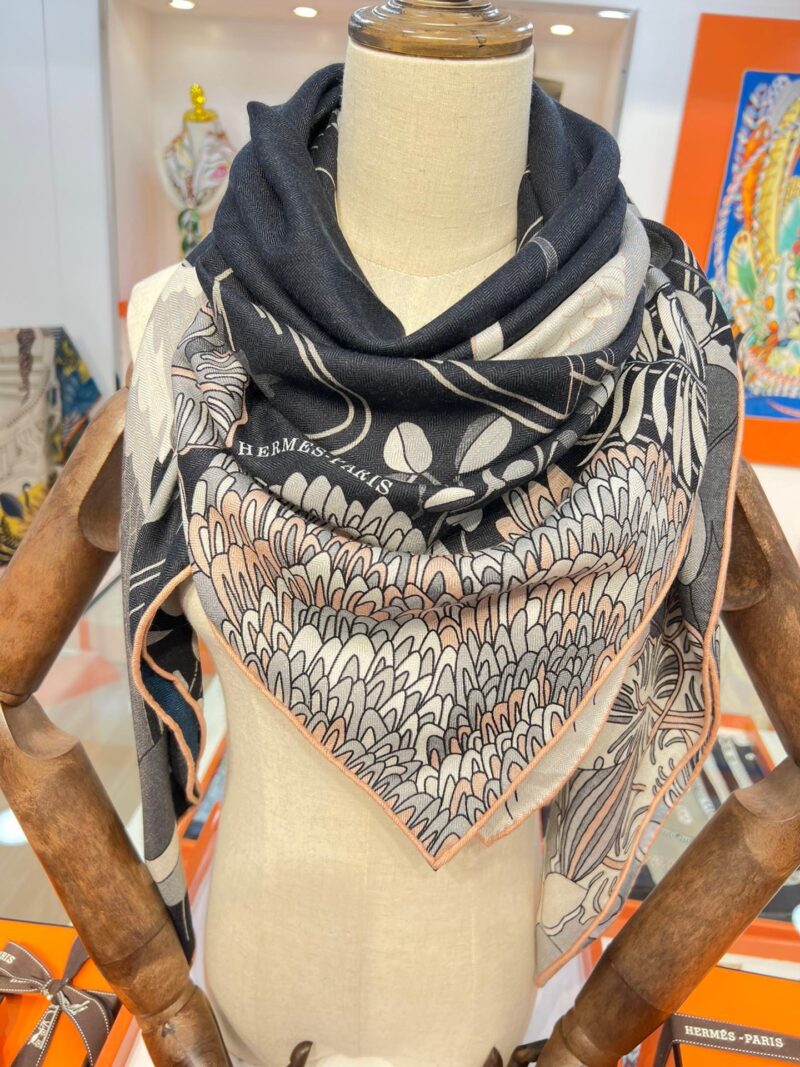 Hermes Shawls-140*140cm - Image 9