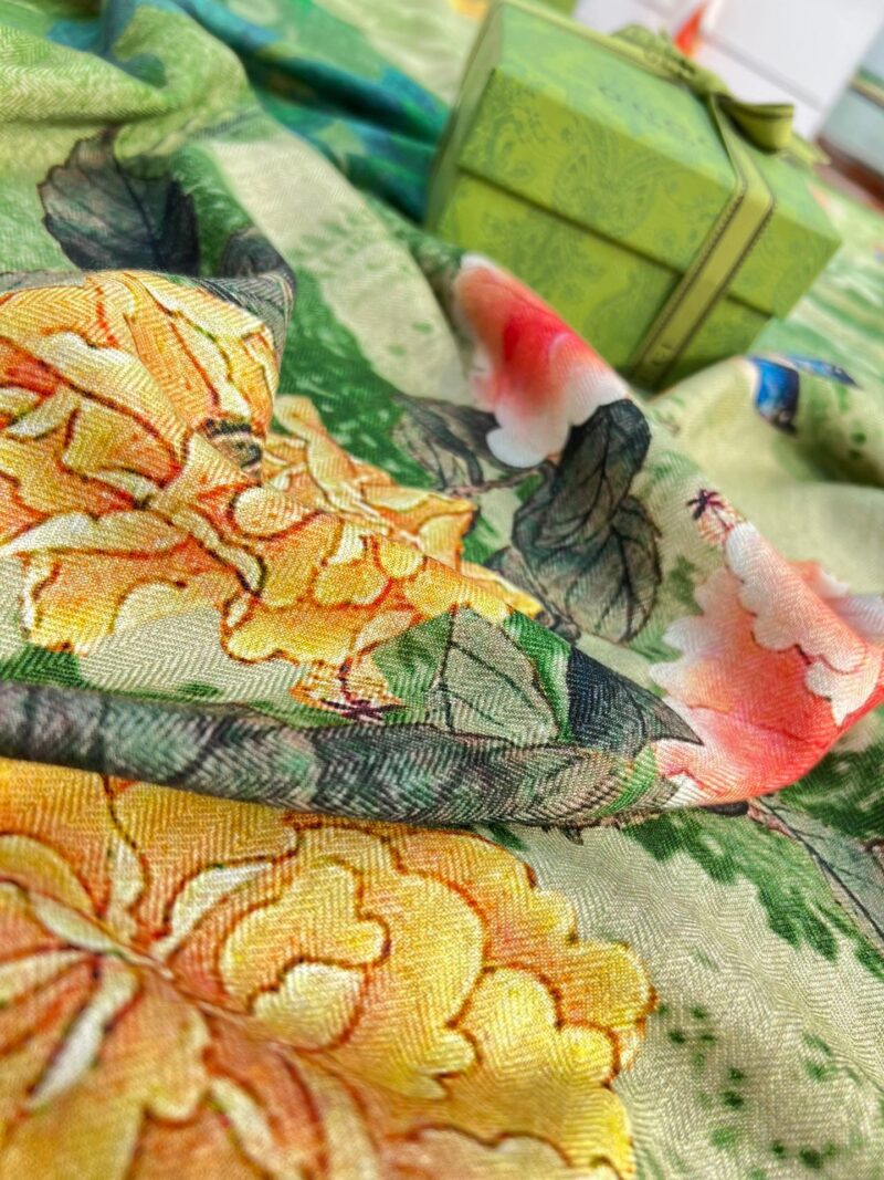 Gucci Shawls-140*140cm - Image 6