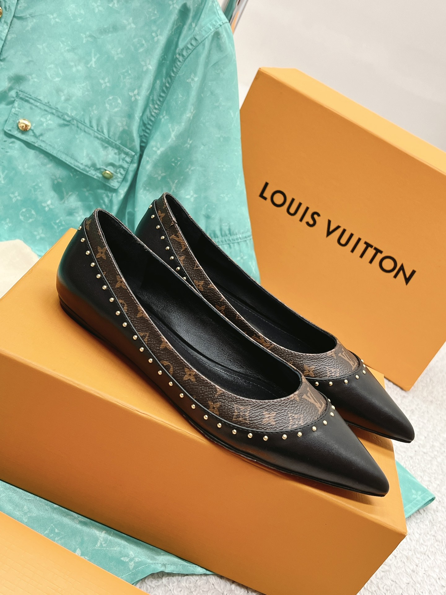 wsxc1672323604600_4.jpg Louis Vuitton Heel - Image 1
