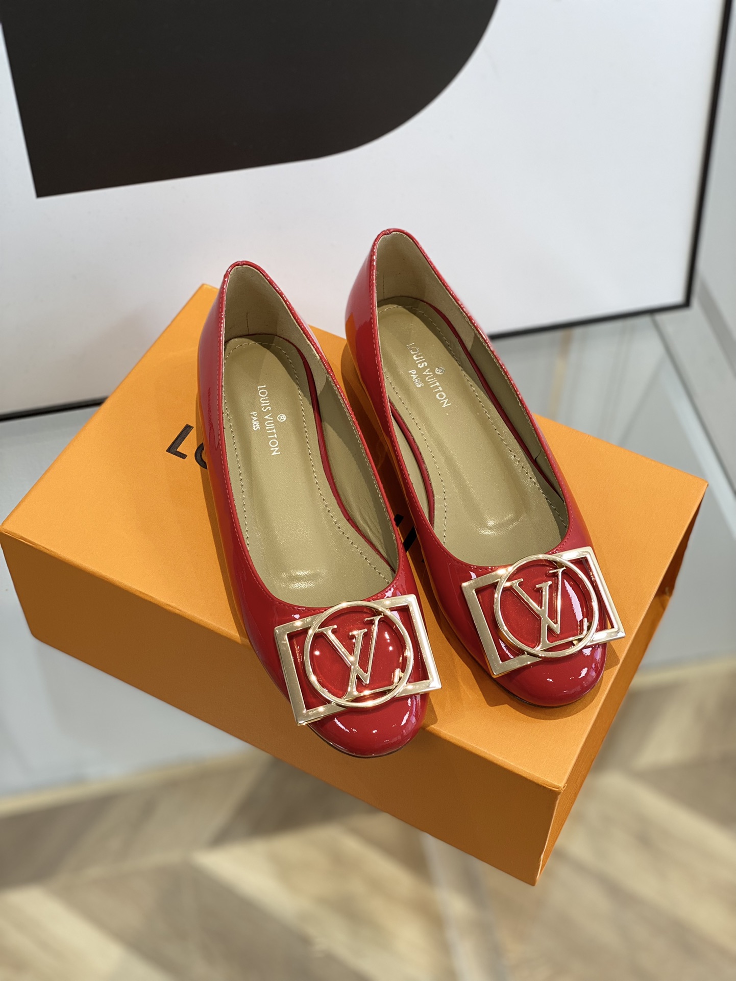 wsxc1672324682293_2.jpg Louis Vuitton Pumps - Image 1