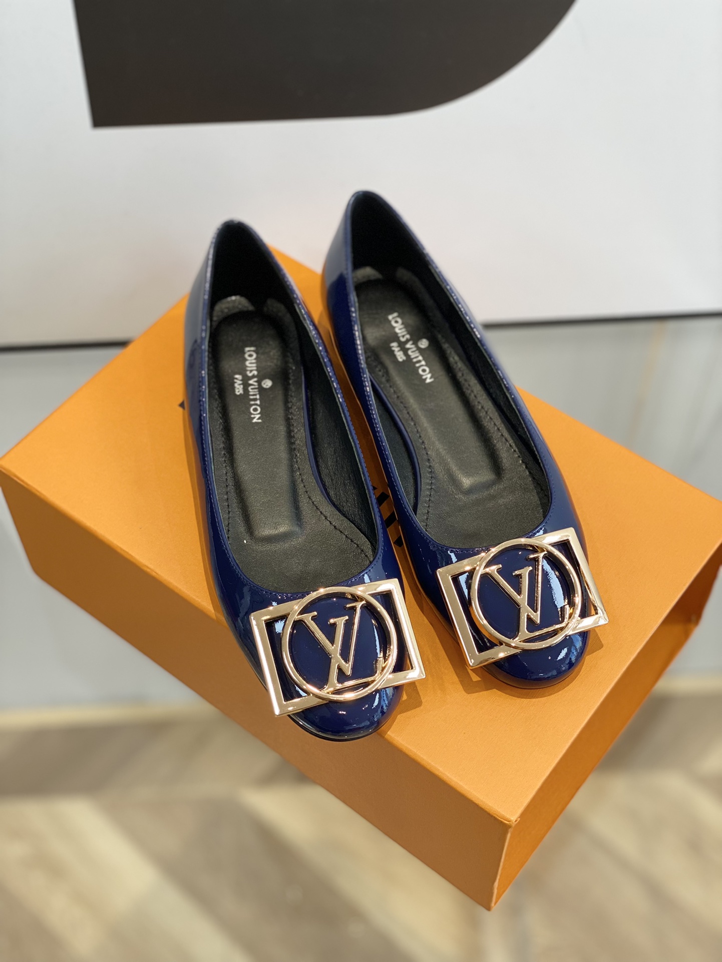 wsxc1672324687855_2.jpg Louis Vuitton Pumps - Image 1