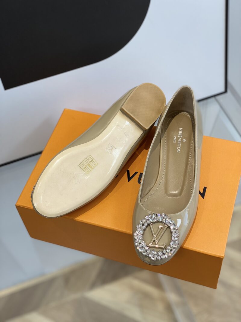 Louis Vuitton Pumps - Image 9