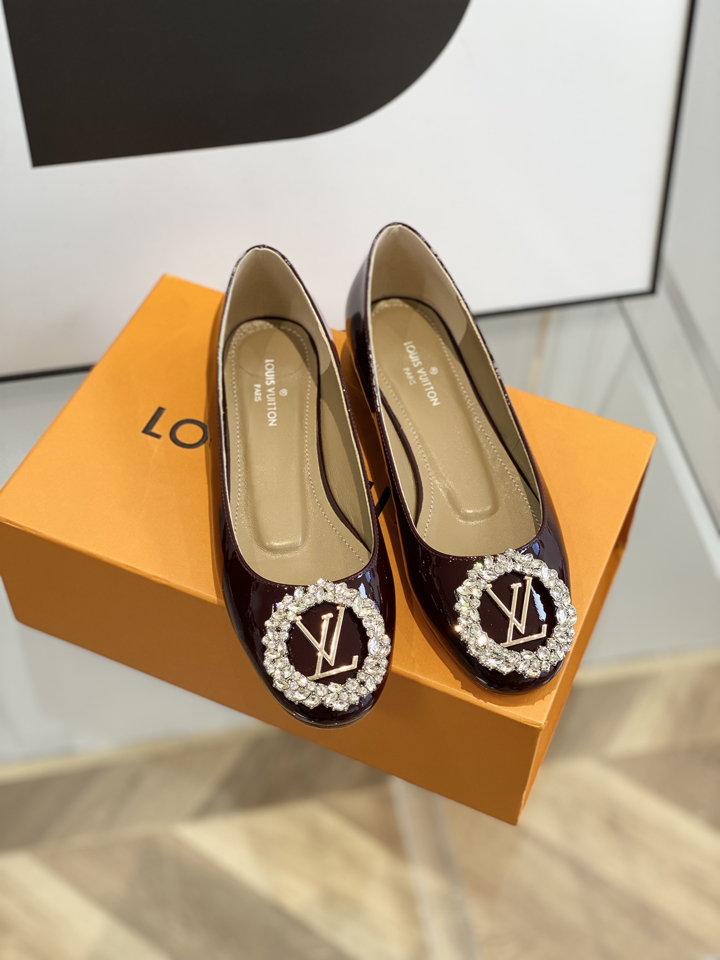 wsxc1672325120600_2.jpg Louis Vuitton Pumps - Image 1