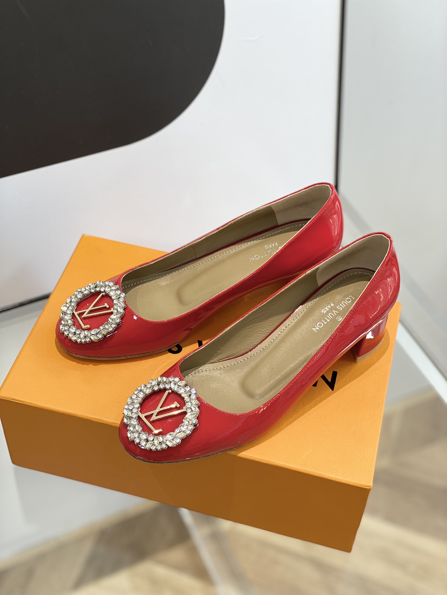 wsxc1672325375915_1.jpg Louis Vuitton Pumps - Image 1