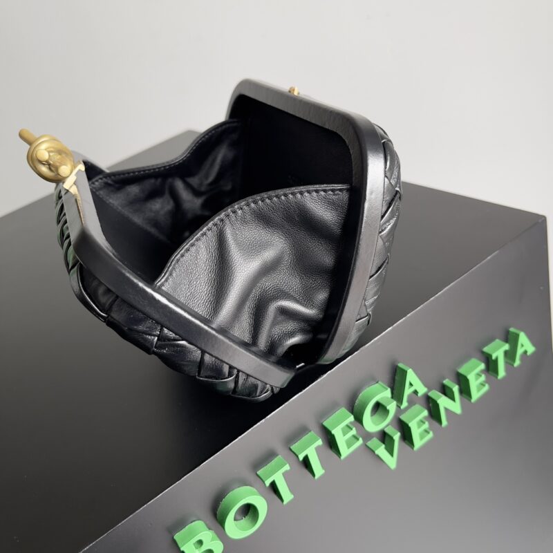 Bottega Veneta Knot  Pouch-20.5*6*12.5CM - Image 8