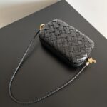 Bottega Veneta Knot  Pouch-20.5*6*12.5CM - Image 4