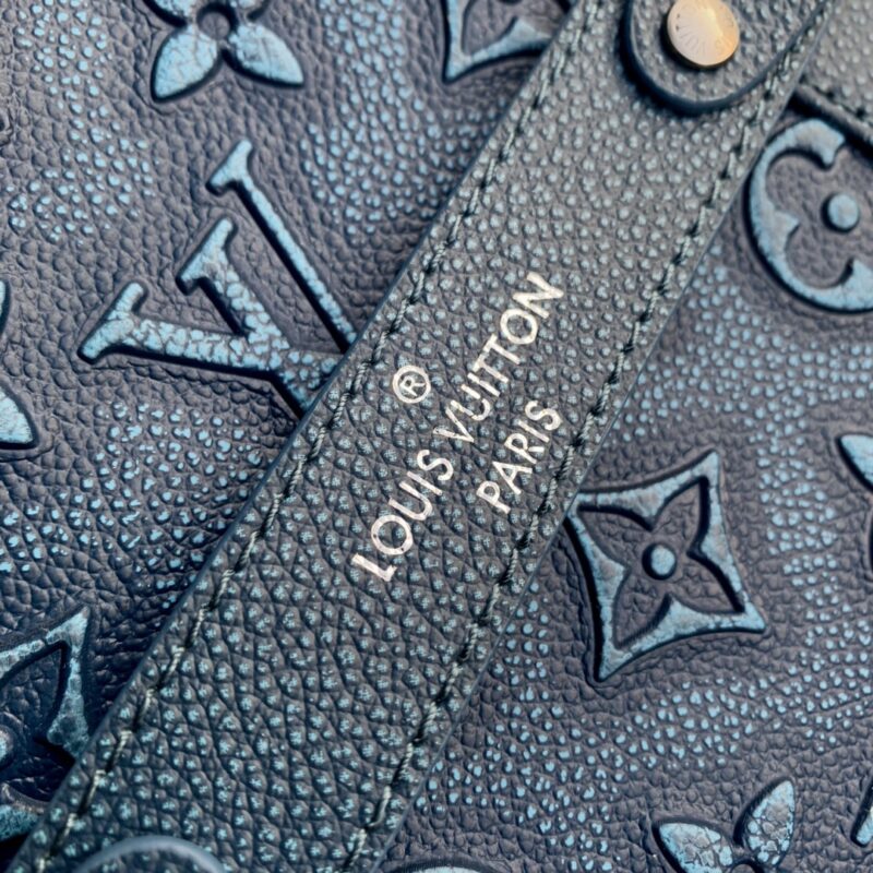 Louis Vuitton Roll Top Handbags M21371-60*37*15.5CM - Image 6