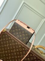 Louis Vuitton Book Chain Wallet-20 x 14 x 4CM - Image 3