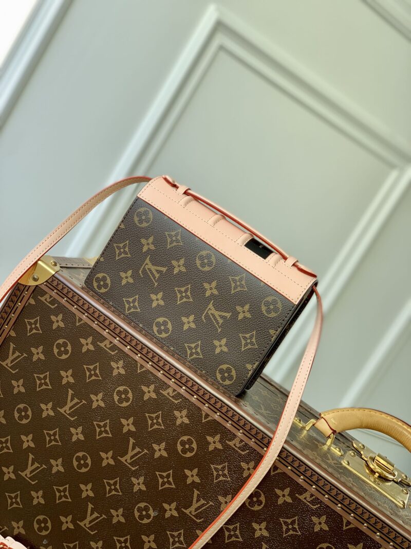 Louis Vuitton Book Chain Wallet-20 x 14 x 4CM - Image 3