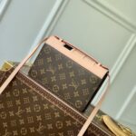 Louis Vuitton Book Chain Wallet-20 x 14 x 4CM
