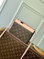 Louis Vuitton Book Chain Wallet-20 x 14 x 4CM