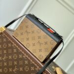 Louis Vuitton Book Chain Wallet-20 x 14 x 4CM