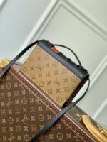 Louis Vuitton Book Chain Wallet-20 x 14 x 4CM - Image 2