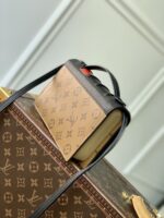 Louis Vuitton Book Chain Wallet-20 x 14 x 4CM - Image 3