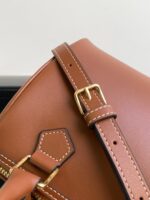Celina 2023SS Cuir Triomphe Bag-19.5 X 14 X 7CM - Image 7