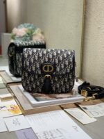 Di0r 30 Bobby Bag-23×18×7CM - Image 3