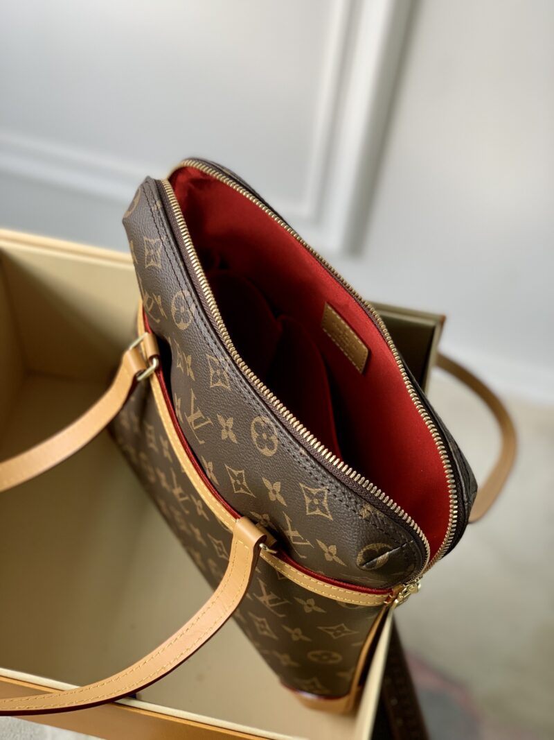 Louis Vuitton Vintage Coussin Bag-26×27CM - Image 7