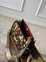 Louis Vuitton x YK Onthego Handbag-25*19*11.5 CM - Image 7