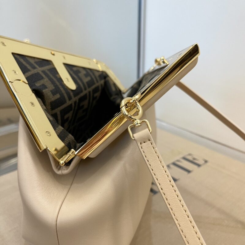 Fendi  First Bag-26*18*9.CM - Image 5