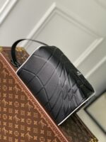 Louis Vuitton Cloakroom Dopp Kit Pouch-15 x 24 x 15CM - Image 4