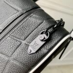 Louis Vuitton Cloakroom Dopp Kit Pouch-15 x 24 x 15CM - Image 6