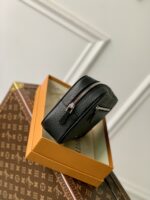 Louis Vuitton Pochette Kasai -25 x 15.5 x 6.5 CM - Image 3