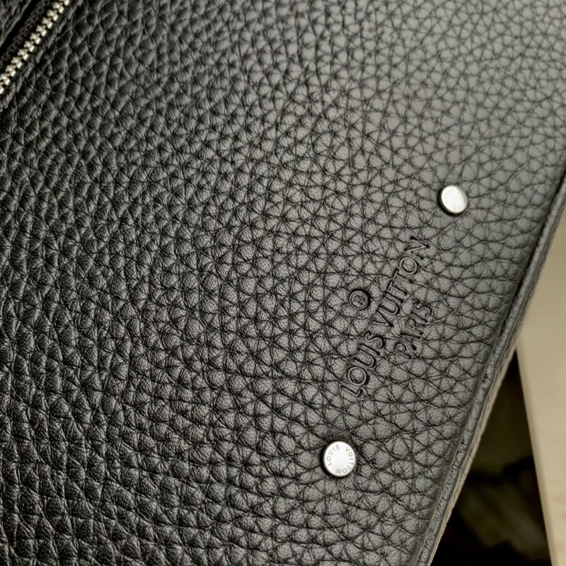 Louis Vuitton Pochette Kasai -25 x 15.5 x 6.5 CM - Image 6