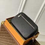 Louis Vuitton Pochette Kasai -25 x 15.5 x 6.5 CM