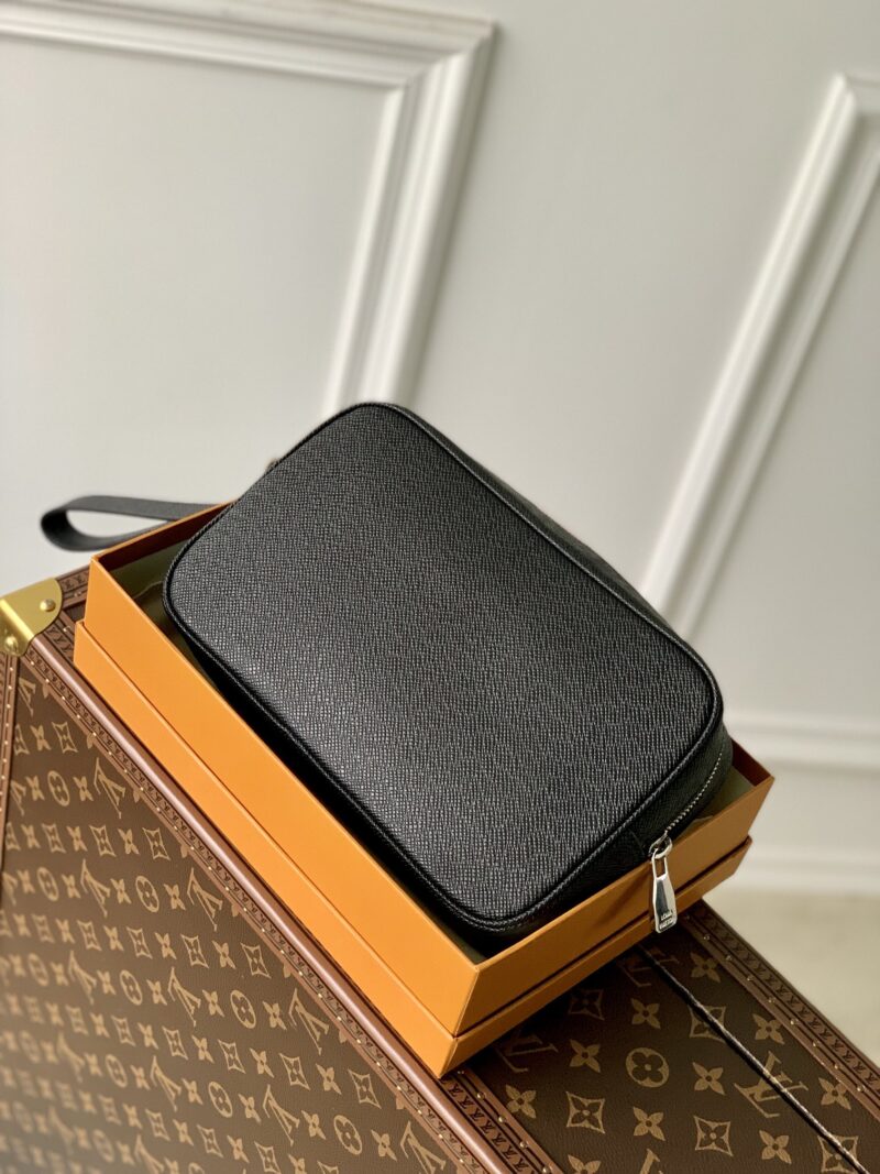 Louis Vuitton Pochette Kasai -25 x 15.5 x 6.5 CM - Image 2