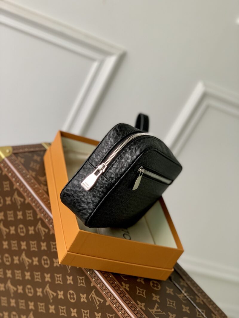 Louis Vuitton Pochette Kasai -25 x 15.5 x 6.5 CM - Image 3