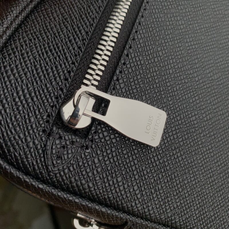 Louis Vuitton Pochette Kasai -25 x 15.5 x 6.5 CM - Image 6