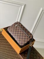 Louis Vuitton Pochette Kasai -25 x 15.5 x 6.5 CM