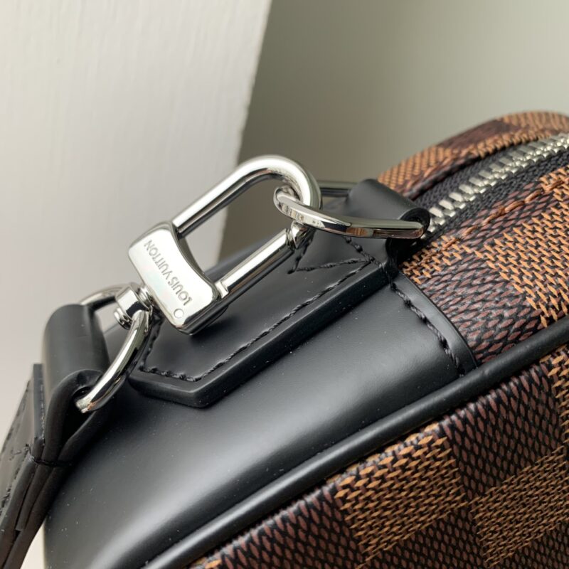 Louis Vuitton Pochette Kasai -25 x 15.5 x 6.5 CM - Image 4