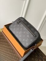 Louis Vuitton Pochette Kasai -25 x 15.5 x 6.5 CM