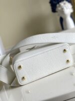 Louis Vuitton Mini Capucines Handlebag-21*14*8CM - Image 6